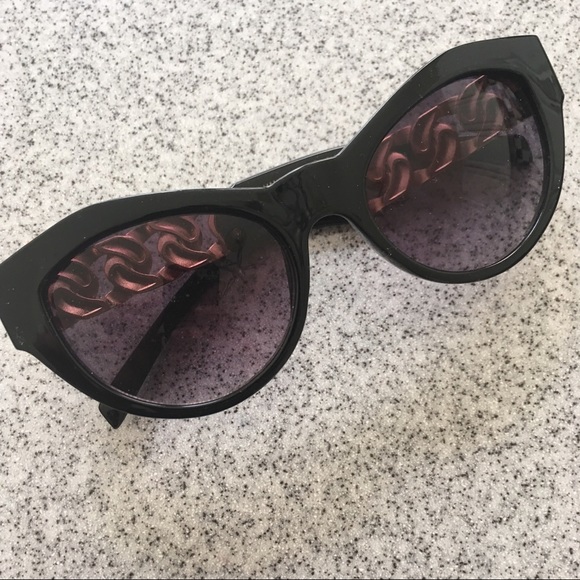 NWOT Cat Eye Sunnies - Picture 2 of 5